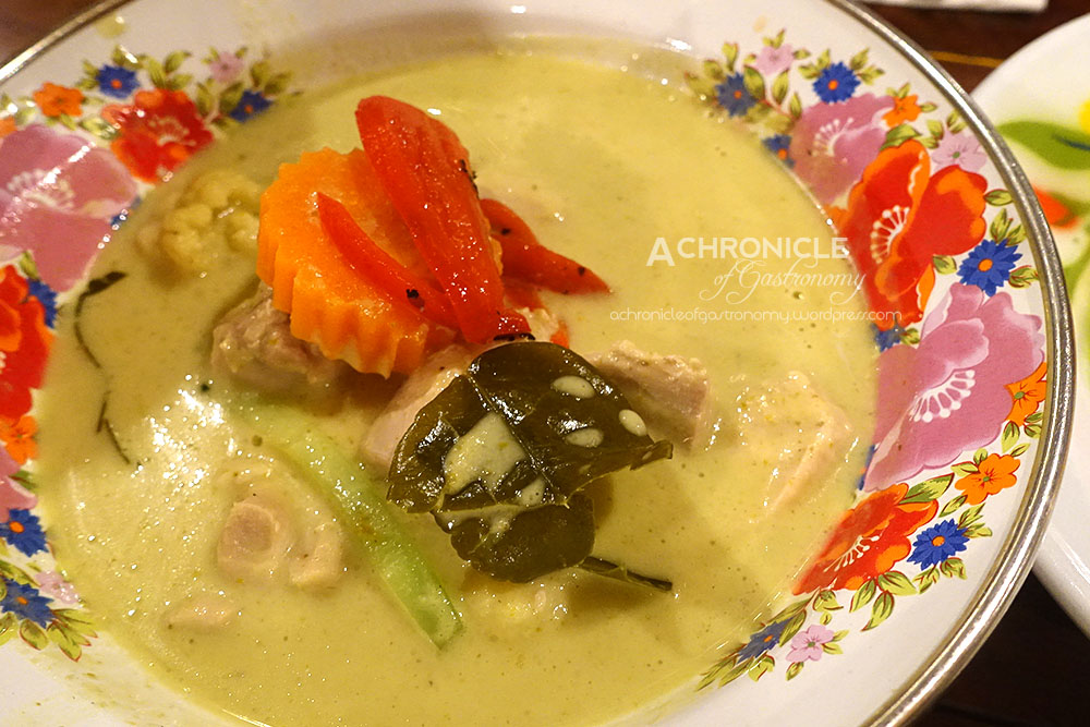 Chicken Green Curry - Fragrant Bangkok-style Curry with Boneless Chicken
