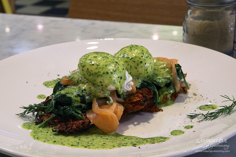 Coffeehead 1961 Coffee - Mint and carrot hashbrowns, poached eggs, smoked salmon, spinach, green hollandaise ($18.90)