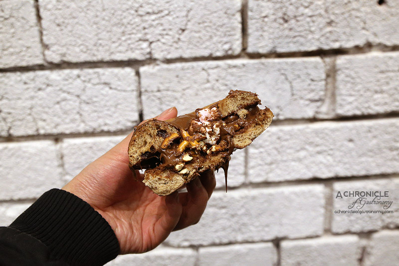 Bagelicious - Nutella bagel with marshmallows and pretzels