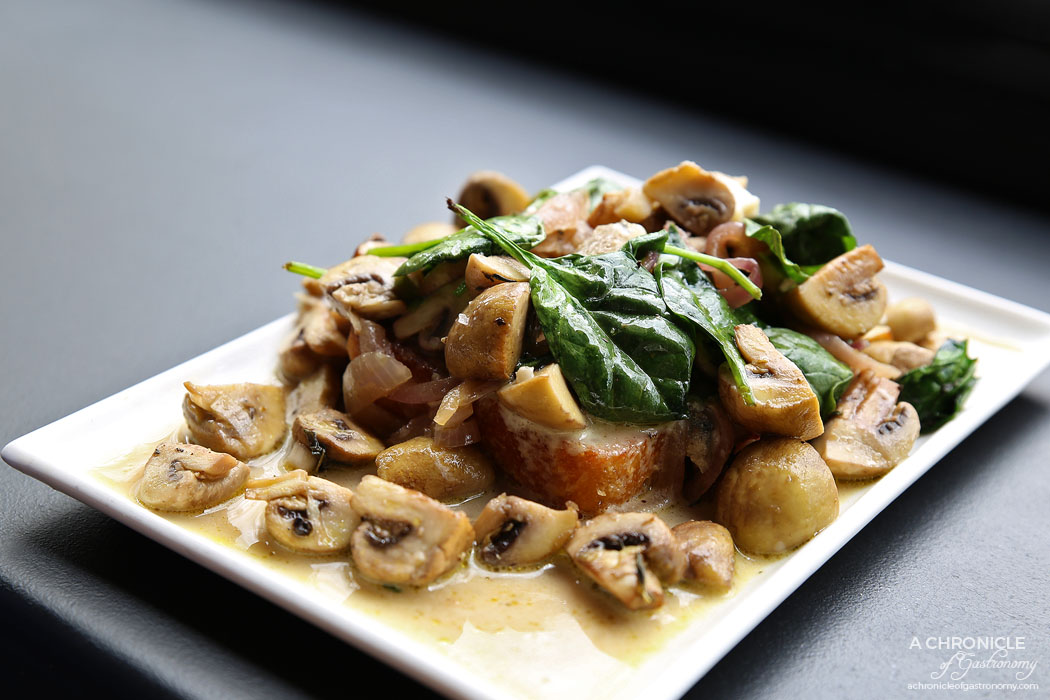 Kings and Knaves Espresso - Mushrooms - Grilled mushrooms, balsamic onions, truffled creme fraiche, spinach, thyme and Gorgonzola Picante ($11)