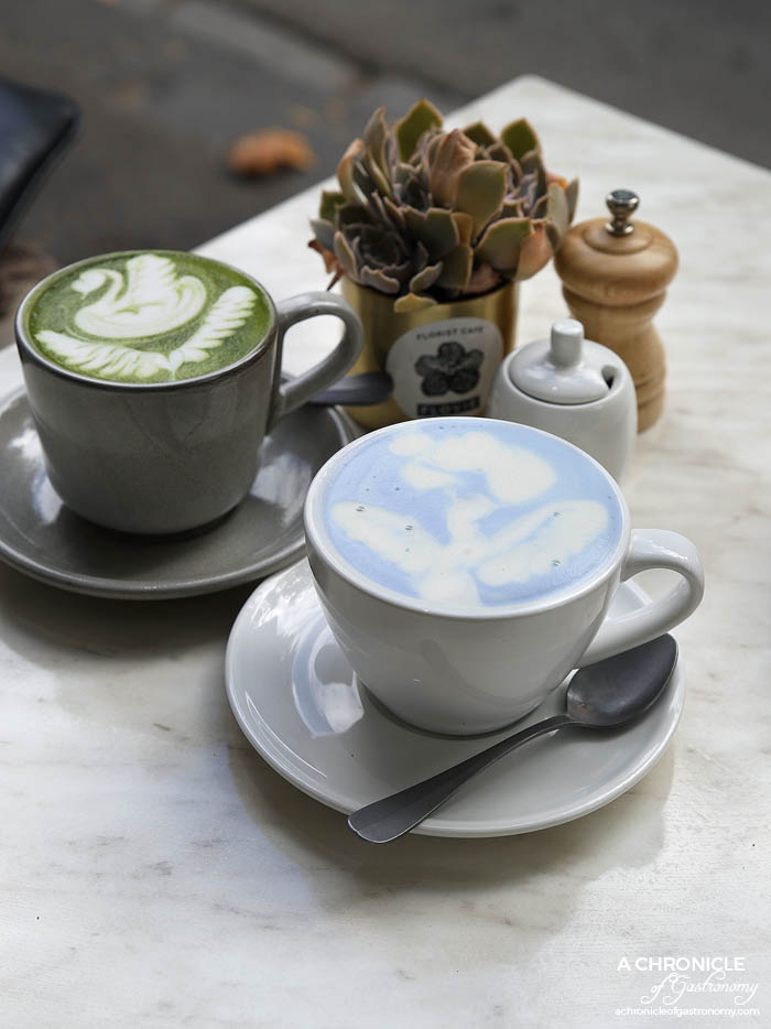 Flovie - Butterfly pea latte w vanilla, sea salt and soy milk ($7), Zenwonder matcha latte ($6,50)