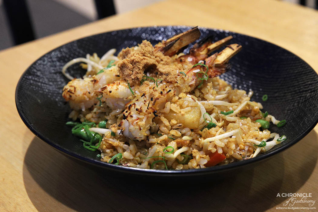 Infuse - Tom yum brown fried rice w pineapple, roast coconut prawn, snake bean, capsicum, crushed cashew nuts, bean shoots, spring onion, dried shallots, tuna floss ($18)