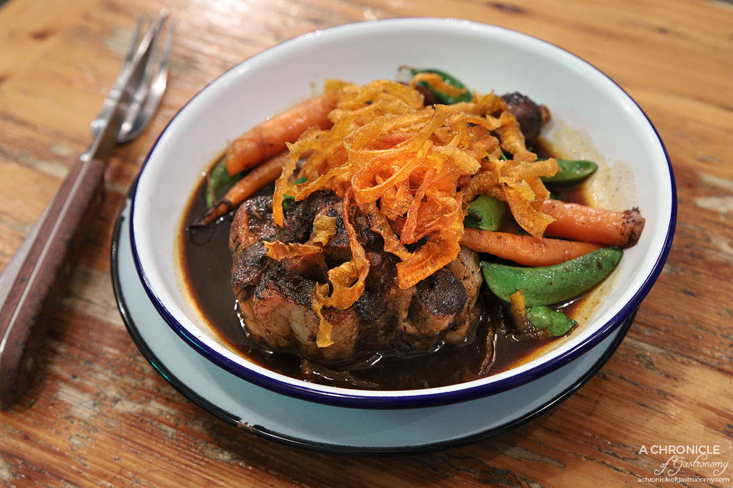 Queen Vee's - Ox Tail Stew w rich gravy, runner beans & baby carrots ($23)