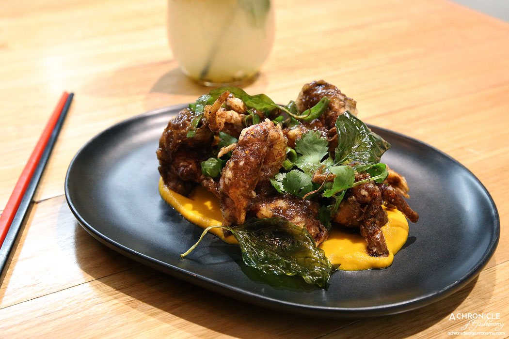 An Uong - Soft shell crab with black pepper sauce and carrot puree