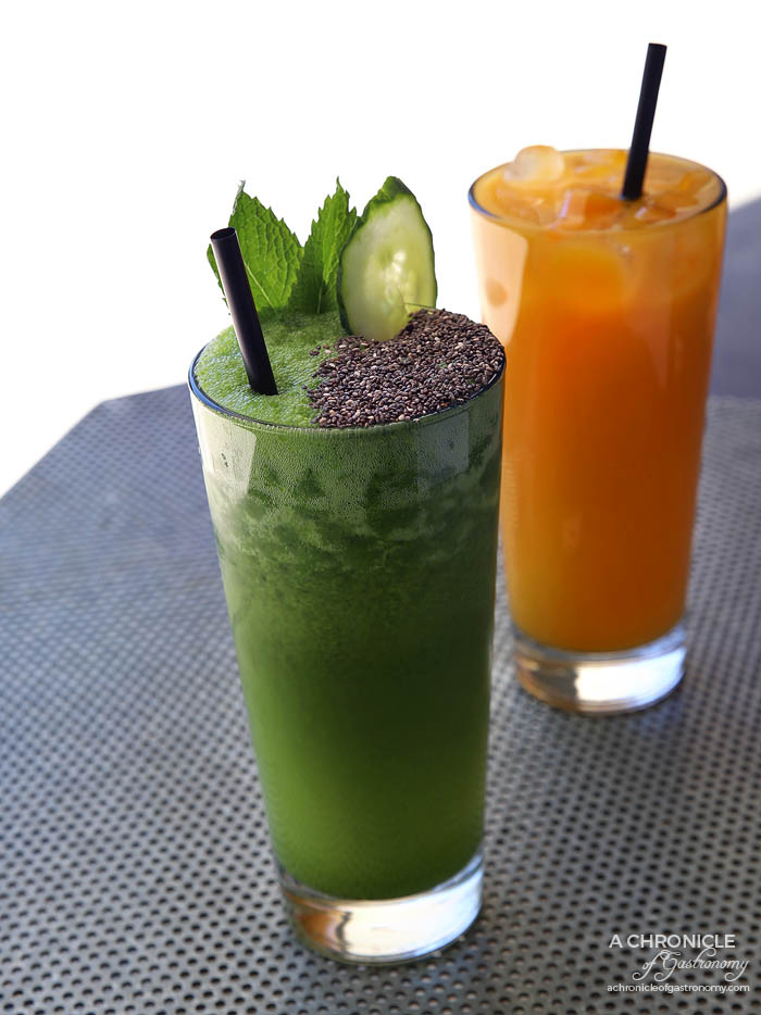 Espresso Room - Detox Smoothie - Spinach, kale, apple, mint and cucumber ($9,50) Mango Juice ($7)